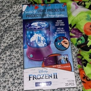 NIB FROZER LIGHT PROJECTOR